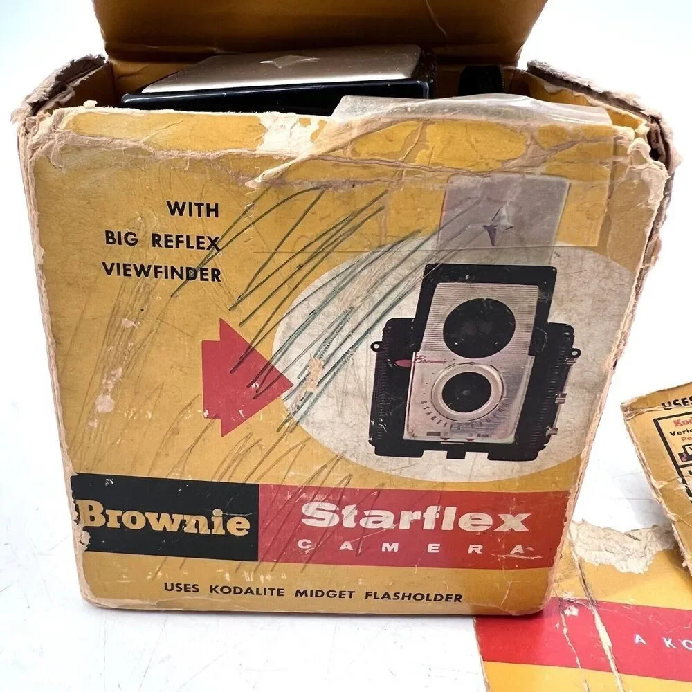 Vintage 1957 Kodak Brownie Starflex Camera with Dakon Lens